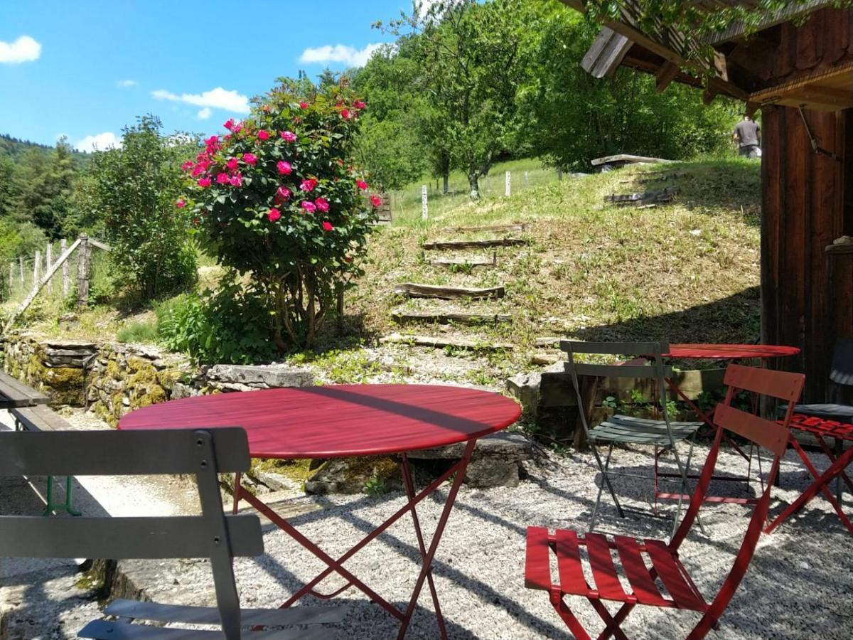 Les Repaires Hotell Nans-sous-Sainte-Anne Exteriör bild