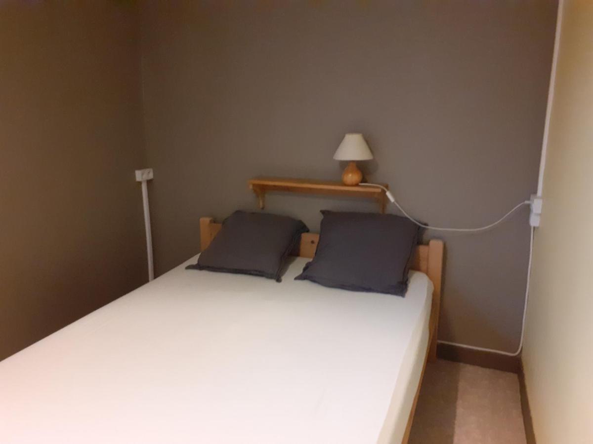 Les Repaires Hotell Nans-sous-Sainte-Anne Exteriör bild