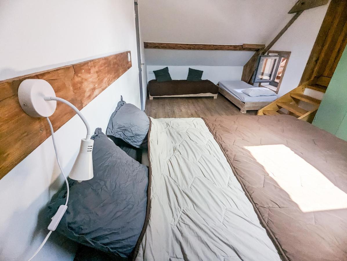 Les Repaires Hotell Nans-sous-Sainte-Anne Exteriör bild