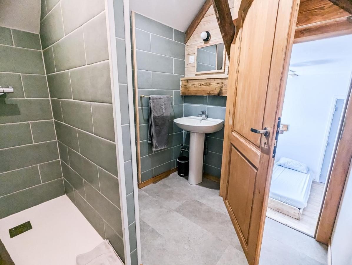 Les Repaires Hotell Nans-sous-Sainte-Anne Exteriör bild