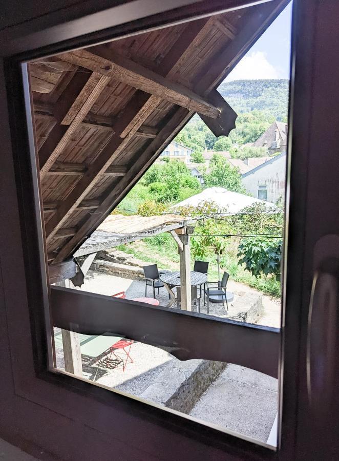 Les Repaires Hotell Nans-sous-Sainte-Anne Exteriör bild