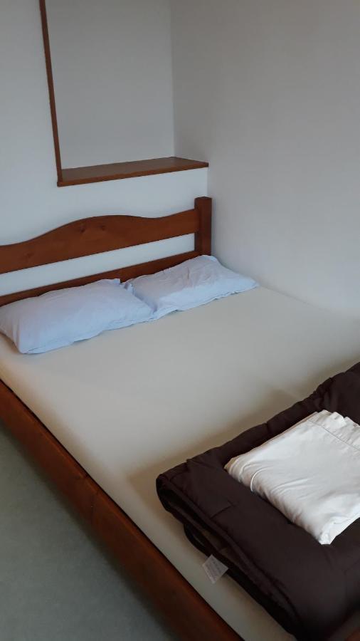 Les Repaires Hotell Nans-sous-Sainte-Anne Exteriör bild
